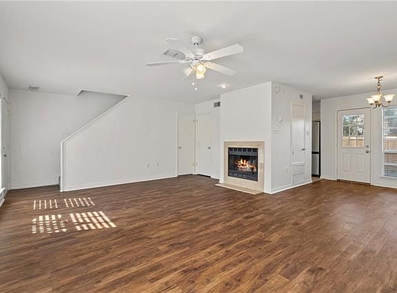 2nd image of 520 Cedarwood Dr Unit 520