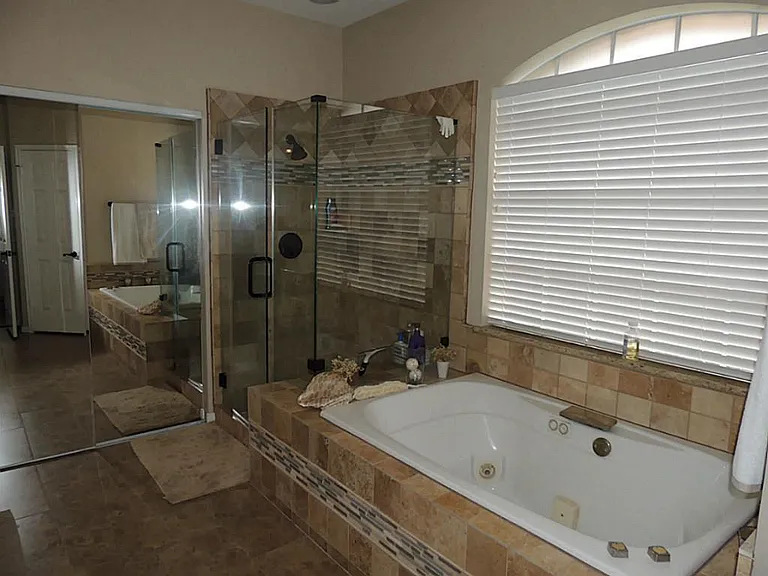 1307 Westwick Forest Ln — Photo 11