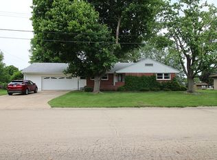 1408 Lakeview Dr, Mendota, IL 61342