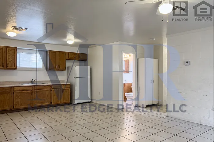 1524 W Sahuaro Dr #B — Photo 4