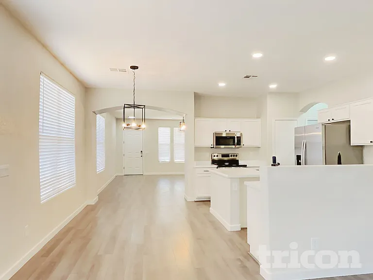 45960 W Barbara Ln — Photo 3