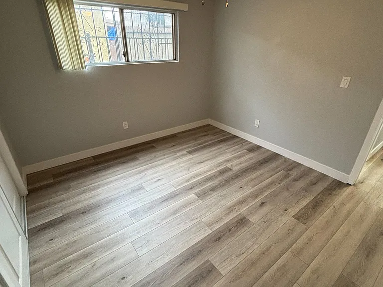 8633 Orchard Ave — Photo 15