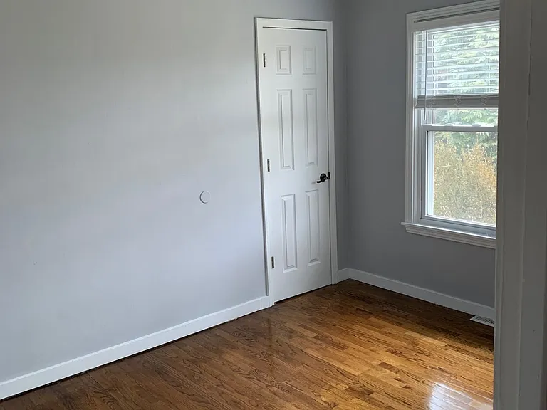 416 W Wenger Rd — Photo 3