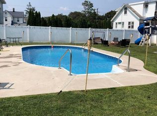 317 Roosevelt Ave, Oakhurst, NJ 07755