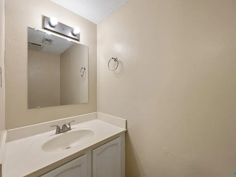 1320 Julia St NW — Photo 11