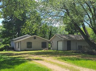 5239 W Murray Dr, Dixon, IL 61021