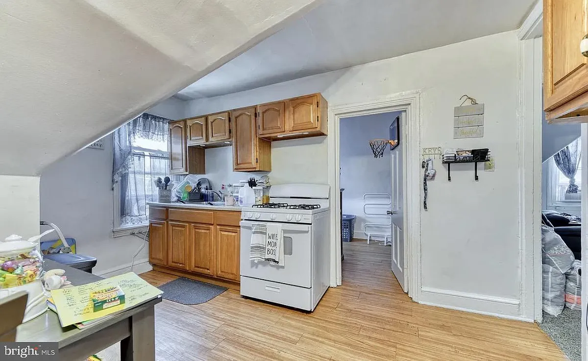 Building Photo - 640 N 3rd St #3