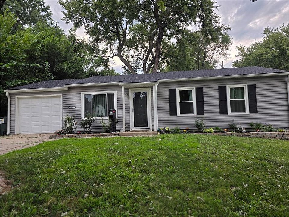 2nd image of 302 E 3rd Dr S