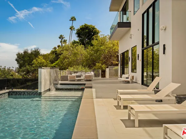 1490 San Remo Dr, Pacific Palisades, CA 90272