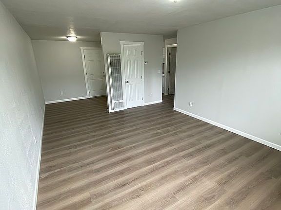 4th image of 313 S 8th Ave