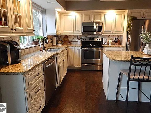 3rd image of 1540 Batson Pl