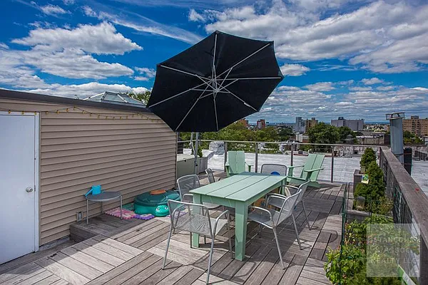 Sold by Betancourt & Associates Realty LLC | media 24