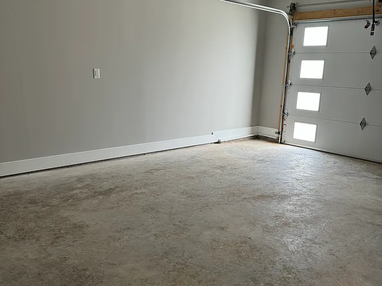 201 Jonathan Wade Cir — Photo 9