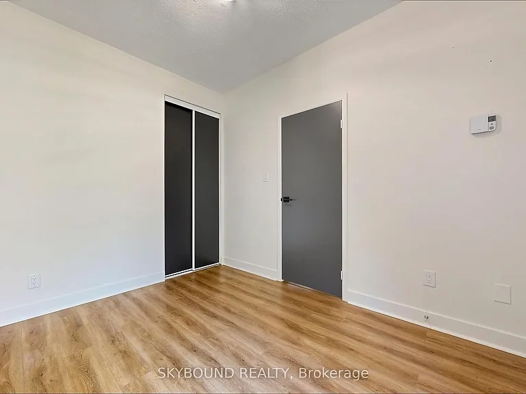 133 Wineva Ave #F — Photo 22
