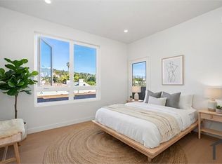 1717 Winona Blvd #302, Los Angeles, CA 90027