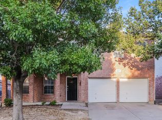 8425 Vicksburg Ln, Fort Worth, TX 76123
