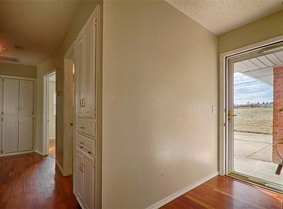 4th image of 205 E Beam Dr