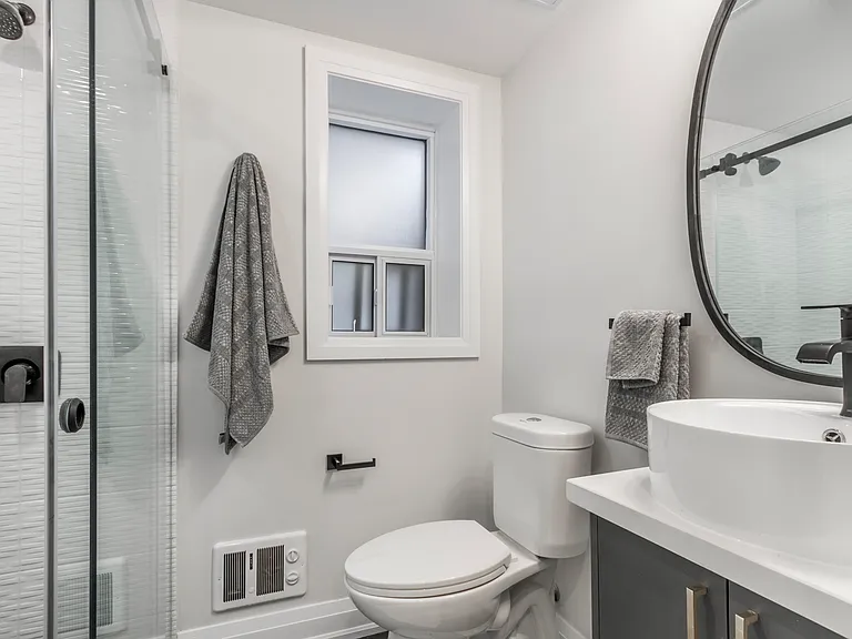 79 Duke St #B3 — Photo 24