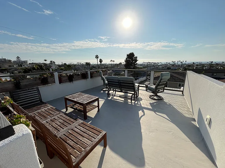 4649 Santa Monica Ave — Photo 6
