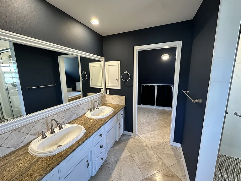 604 Village Ct — Photo 6