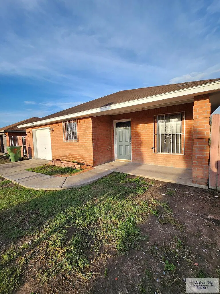 3 bed, 2.0 bath, 1060 sqft, $1,500 — Photo 3
