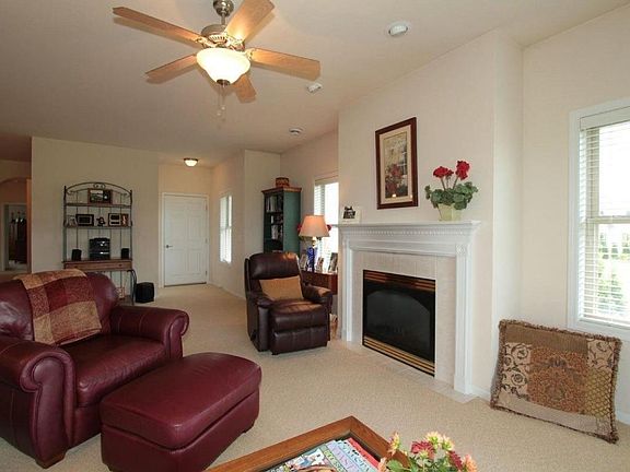 3rd image of W173N5501 Ravenwood Dr