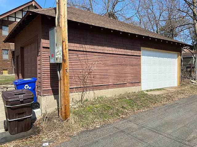 Exterior garage 3_12212020