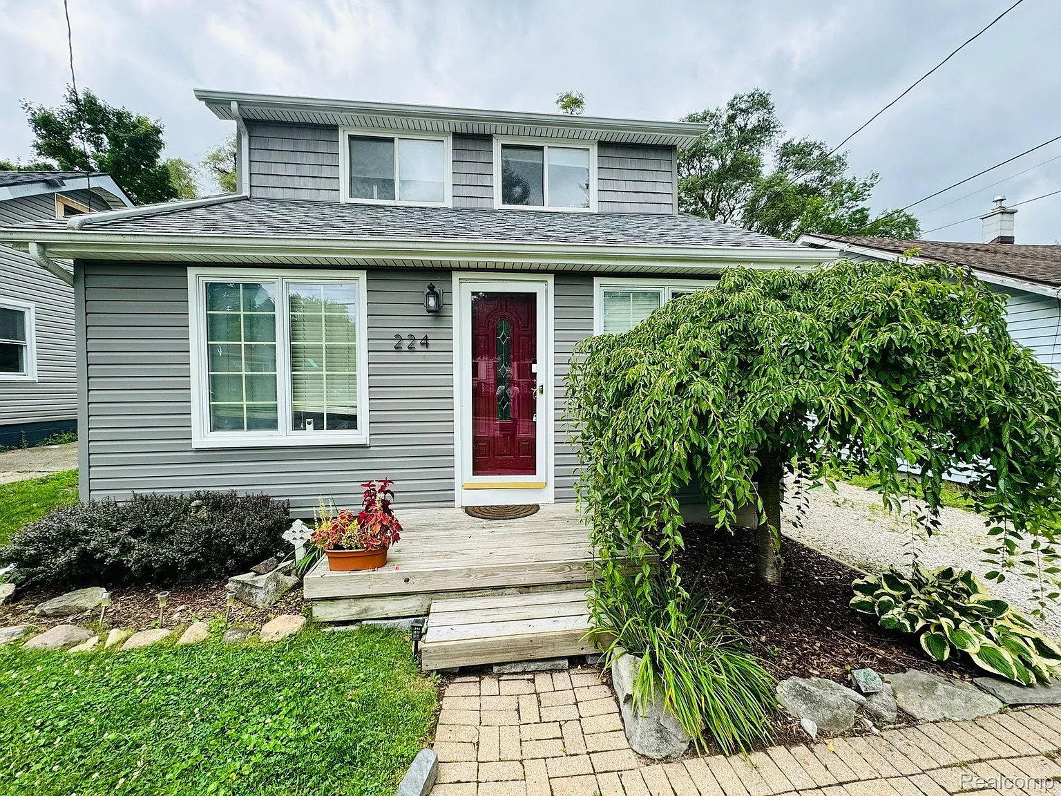 224 Endwell St photo 1
