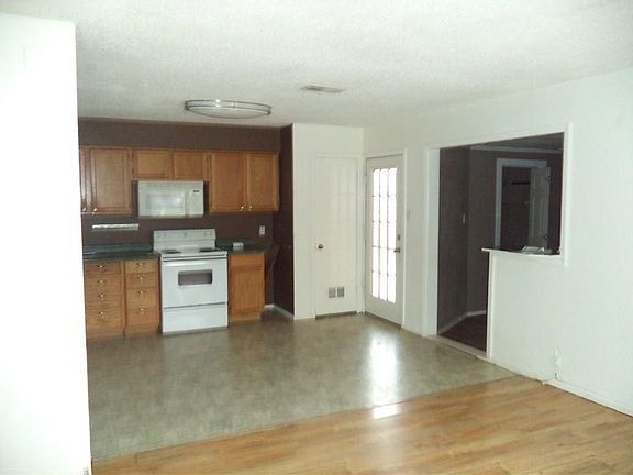 5th image of 206 W Cherry St