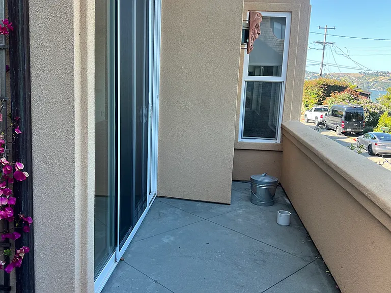 109 Filbert Ave #B — Photo 4