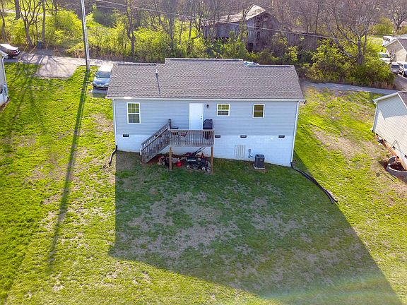 2nd image of 107 Tucker Ln