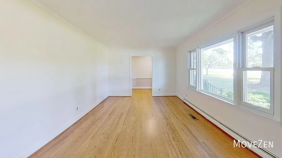 654 Meadowlark Dr, Winston Salem, NC, 27106 Lots of Bonus Finished and Unfinished Space — Photo 3