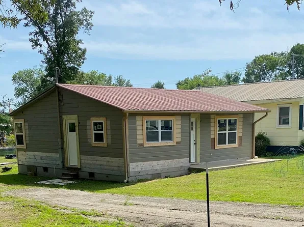 408 Ponroy St, Scottsboro, AL 35768