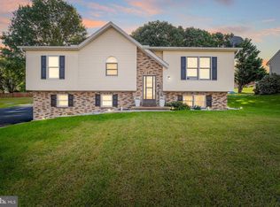 250 Edinburgh Rd, York, PA 17406