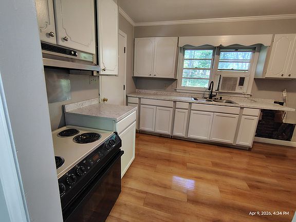 3rd image of 412 Beechwood Cir