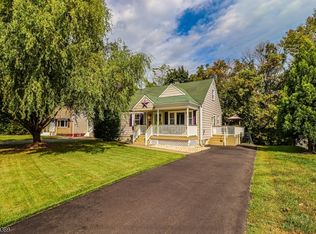 41 N Riverview Rd, Phillipsburg, NJ 08865