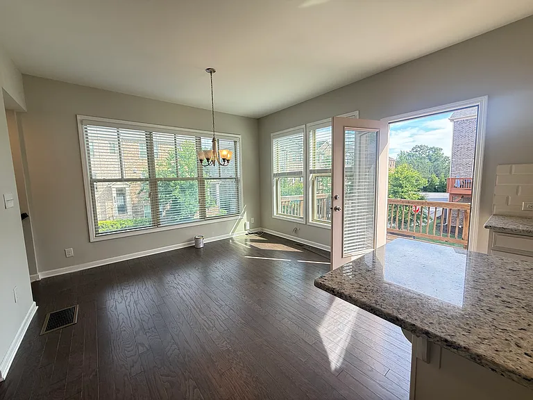 590 Sunset Park Dr — Photo 15