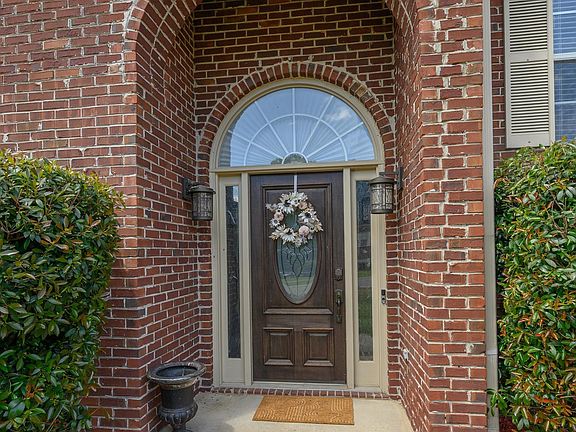 4th image of 128 Magnolia Ridge Cir
