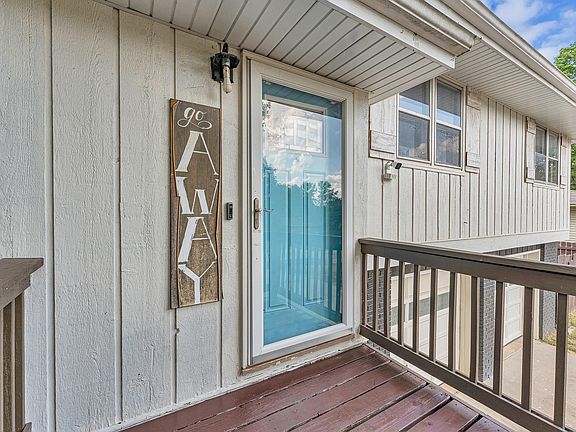 5th image of 3233 W Glenwood Street