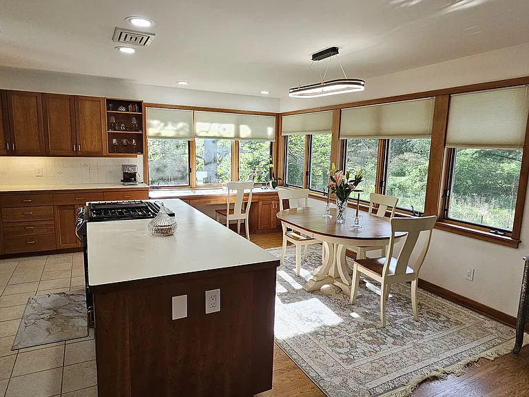 Hanshaw Rd — Photo 27