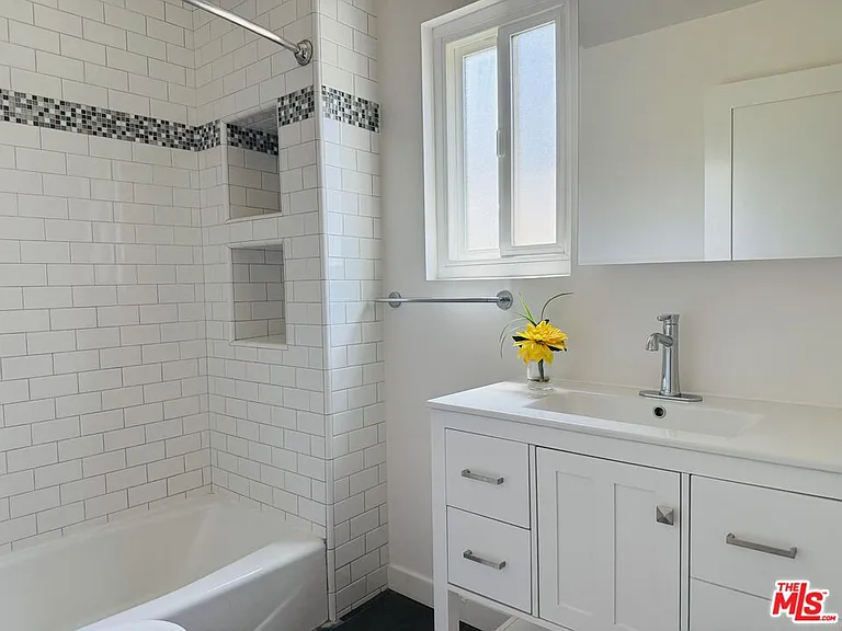 1809 Oak St #A — Photo 14