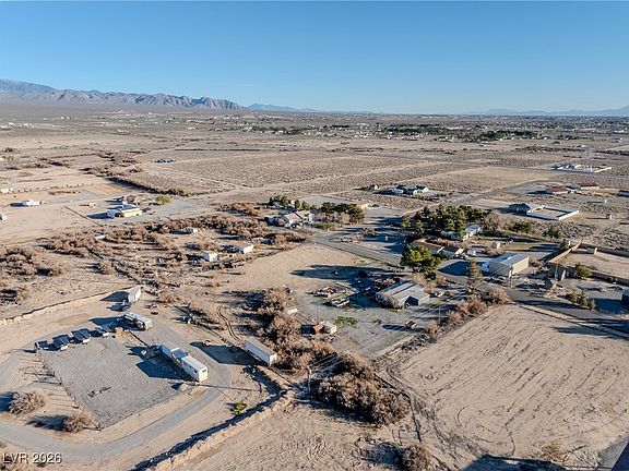 2nd image of 590 Roumm Ave