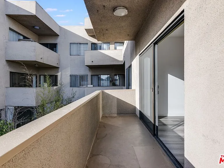 1727 S Bentley Ave #209 — Photo 9