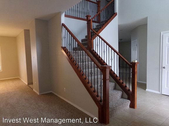 2nd image of 2704 NE 166th Pl