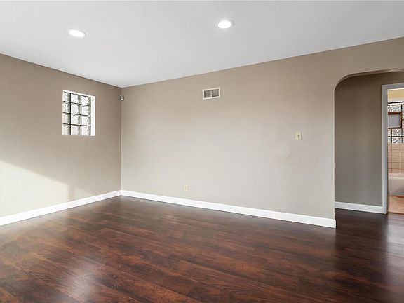 2nd image of 9525 Theodosia Ave