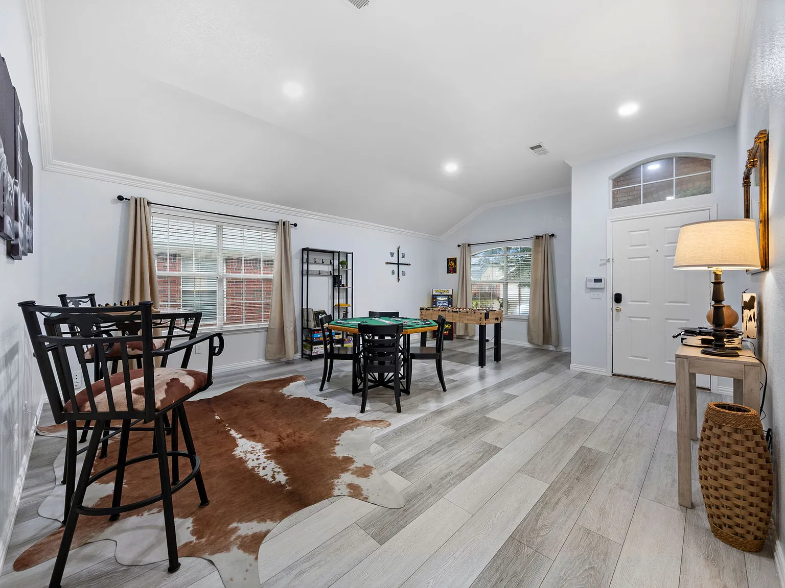 4 bed, 2247 sqft, $5,500 — Photo 3