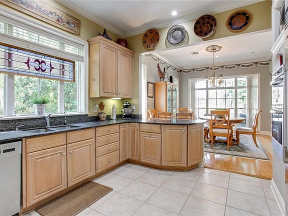 2nd image of 152 Harbour Town Ct