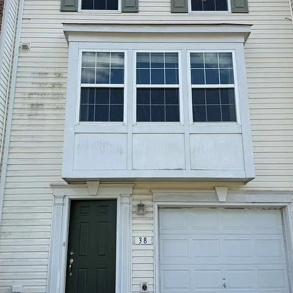 38 Lombard Ln — Photo 2