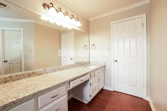 7477 Stonington Dr — Photo 9