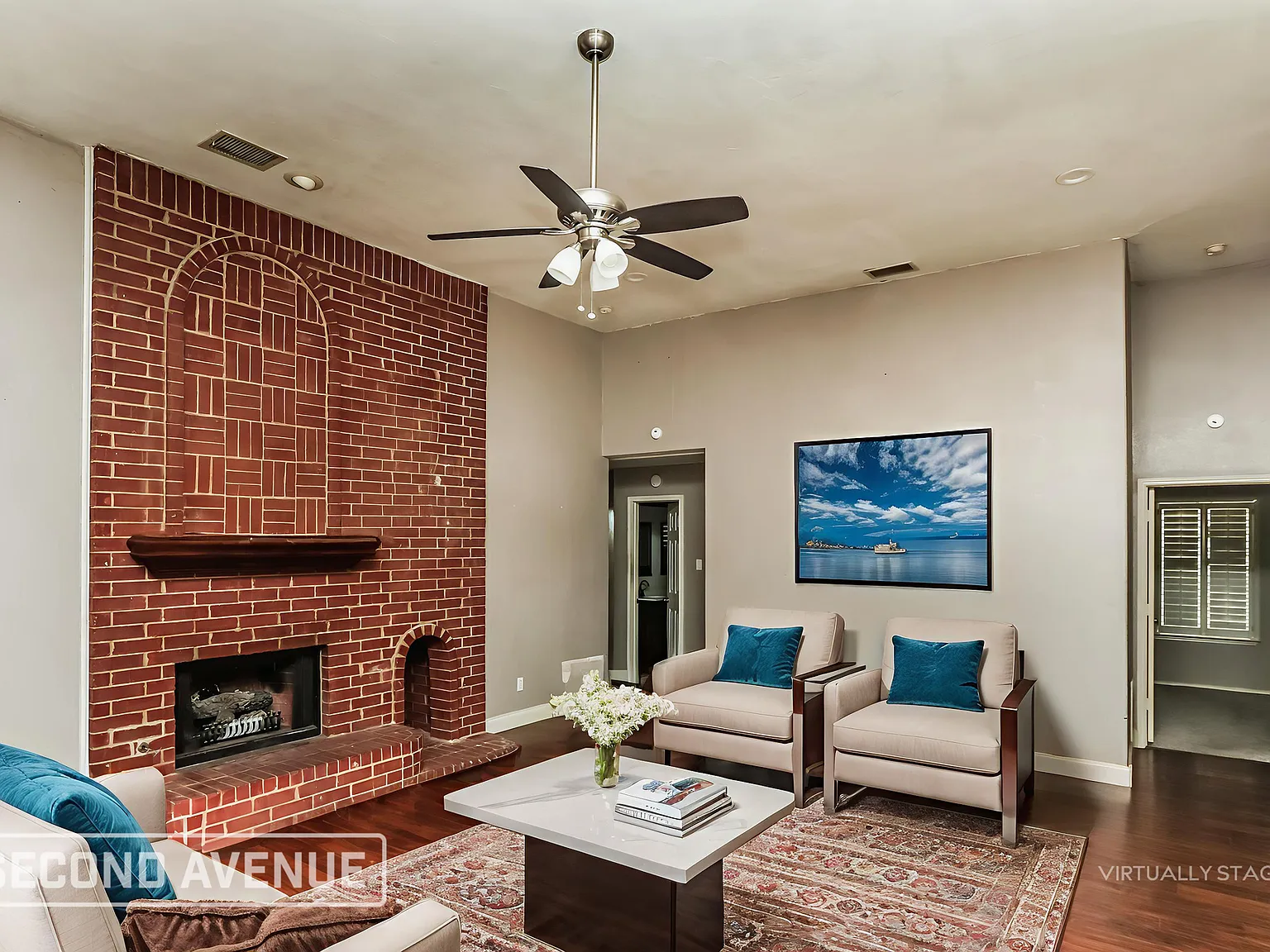 4 bed, 2.0 bath, 2323 sqft, $3,999 — Photo 2
